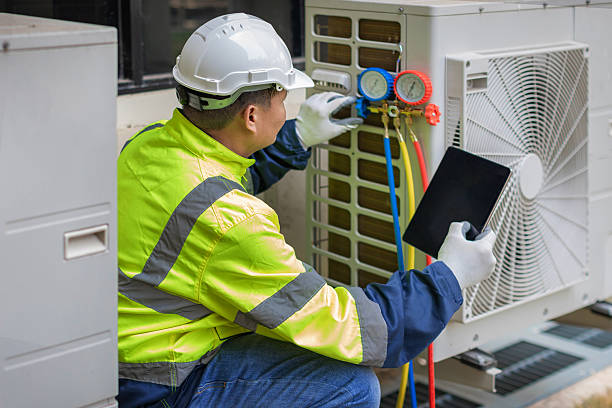 Professional Ac Installation technician working in Hillsborough, CA
